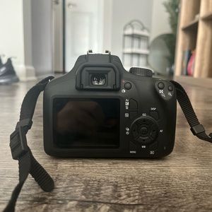 Cannon EOS rebel T100